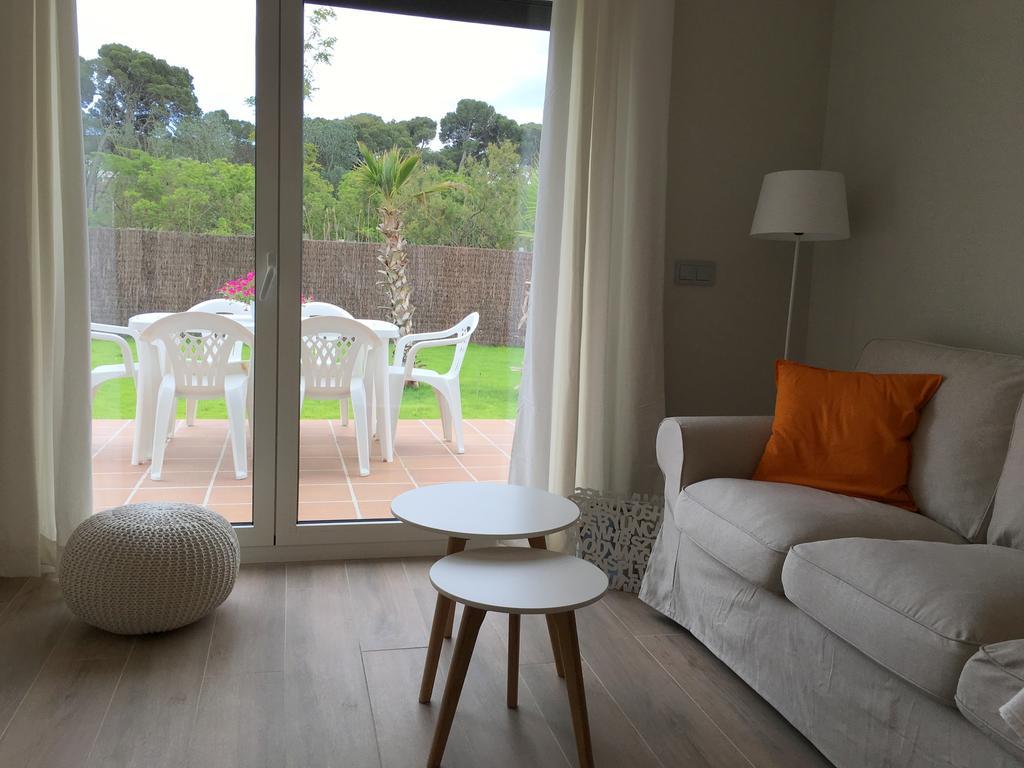 Villas Empuries, Garden & Private Pool Сант Марти д'Емпуриес Стая снимка